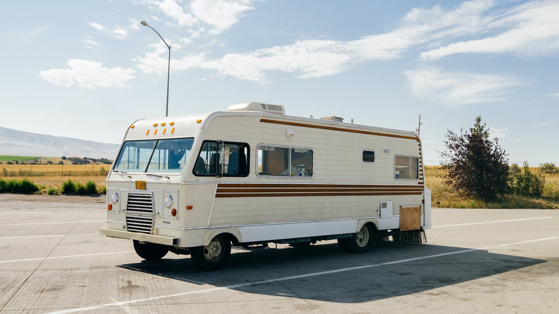 Vintage RV on road trip | Goodwill Car Donations