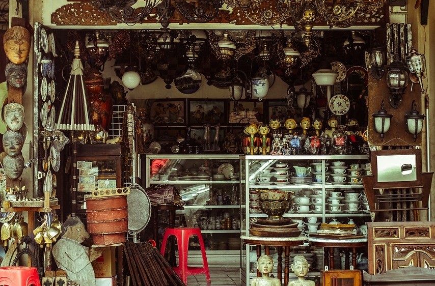 4 Things To Know Before You Visit A Thrift Store Goodwill