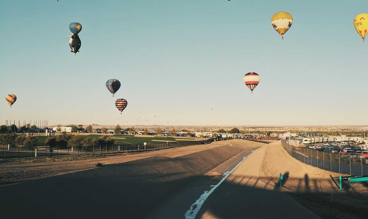 Floating Hot Air Balloons in Albuquerque, New Mexico | Goodwill Car Donations