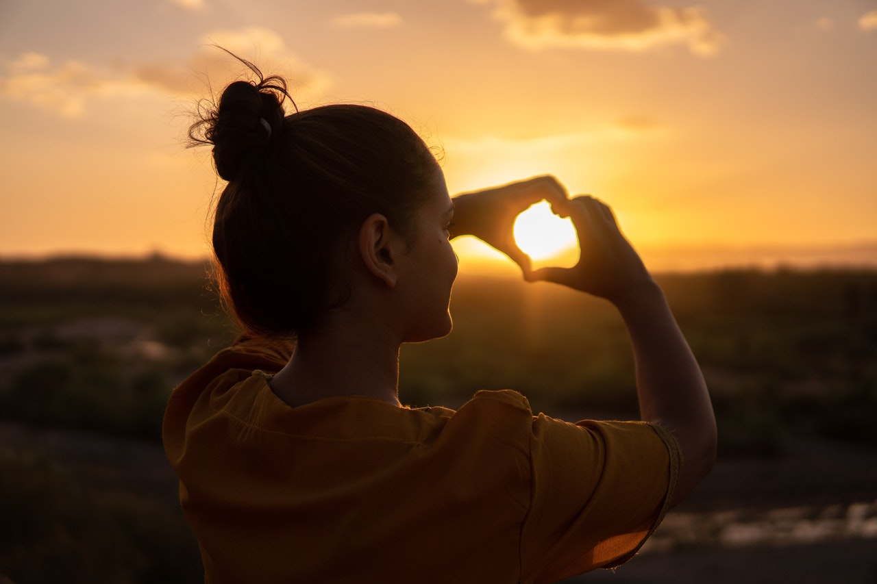 Heart Sign in Sunset | Goodwill Car Donations