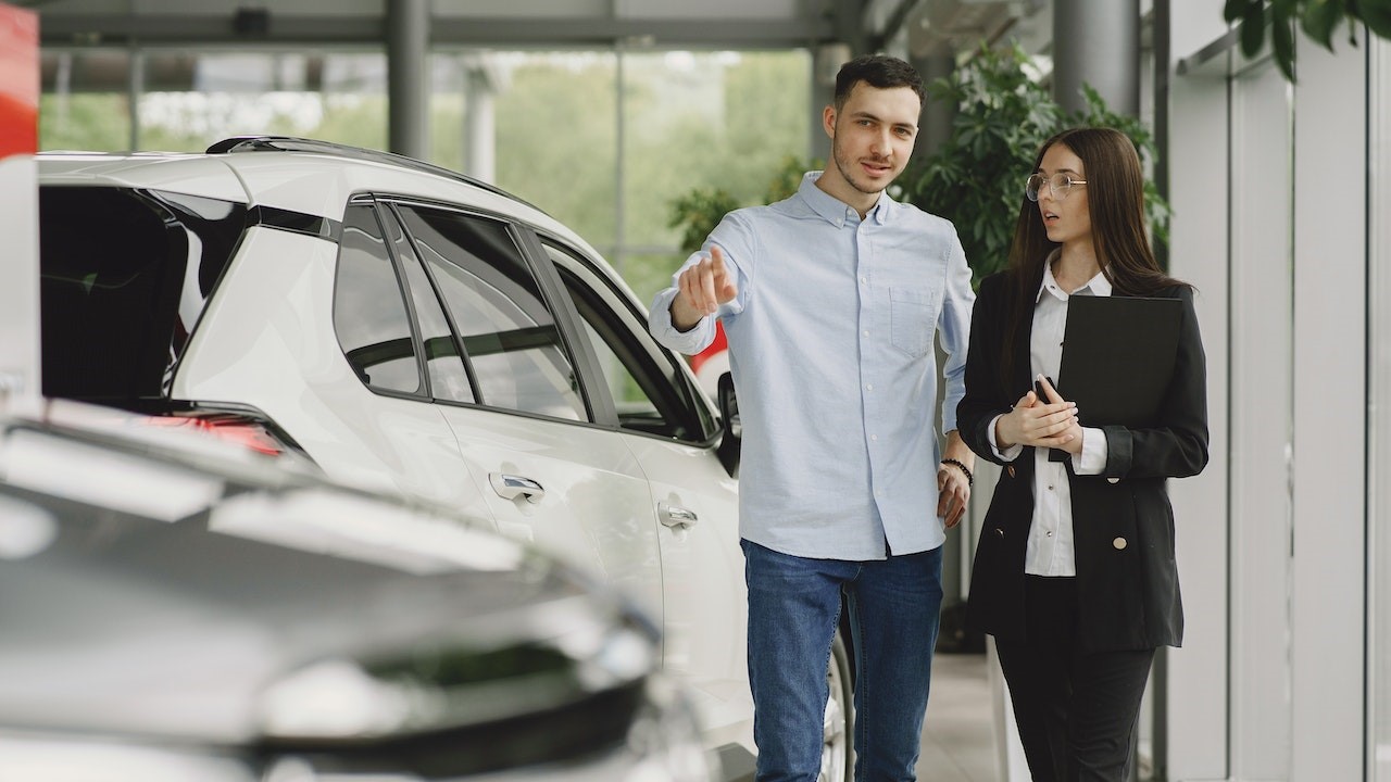 Dealing with Dealership Dealing with Dealership