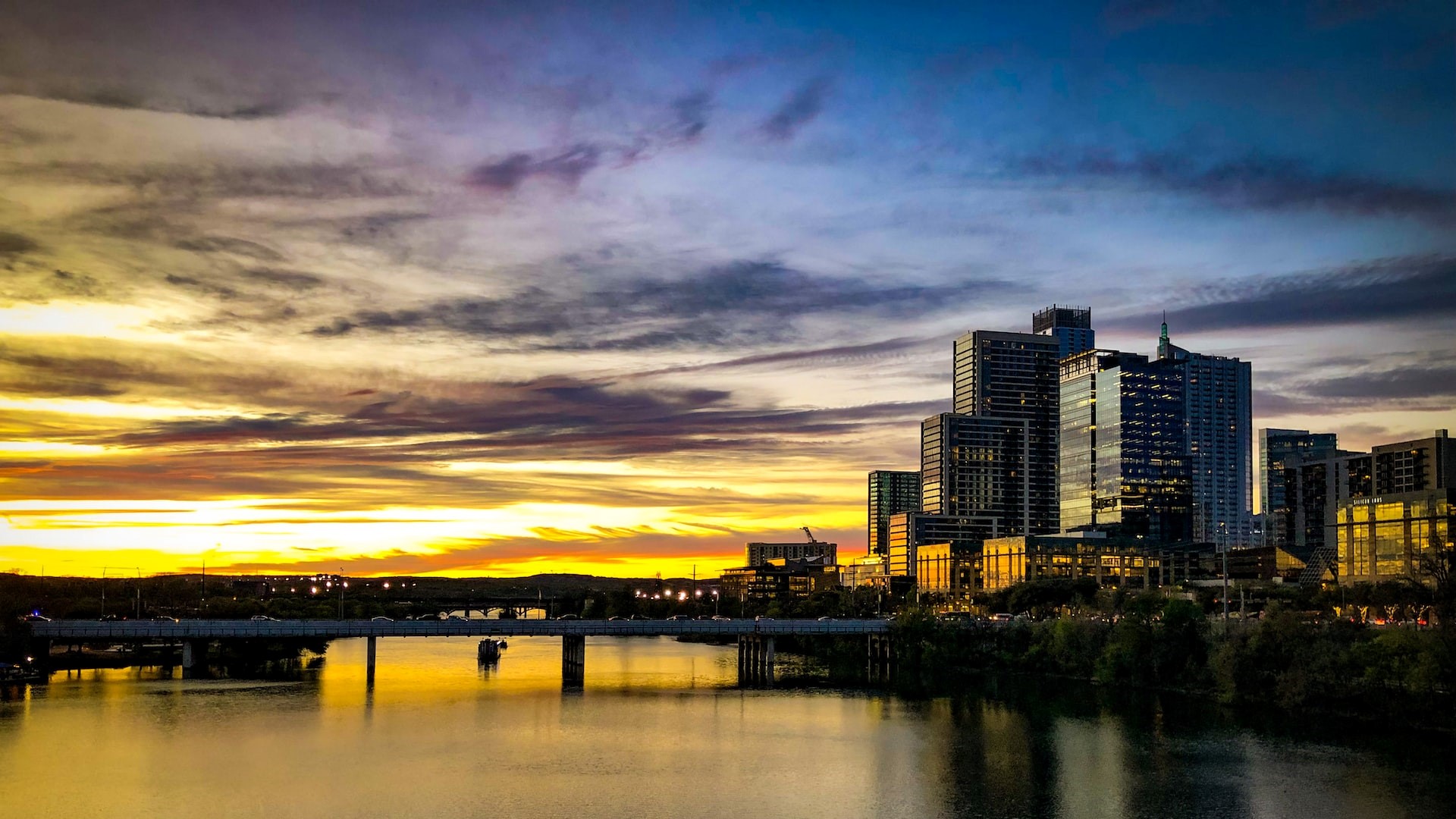 Austin sunset over Lady Bird Lake | Goodwill Car Donations