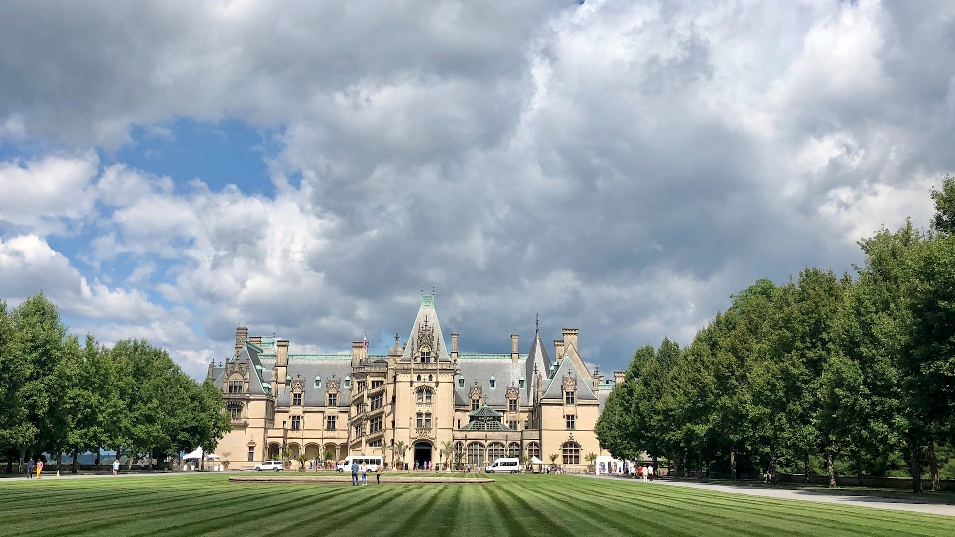 Biltmore Estate, Lodge Street, Asheville, NC, USA | Goodwill Car Donations