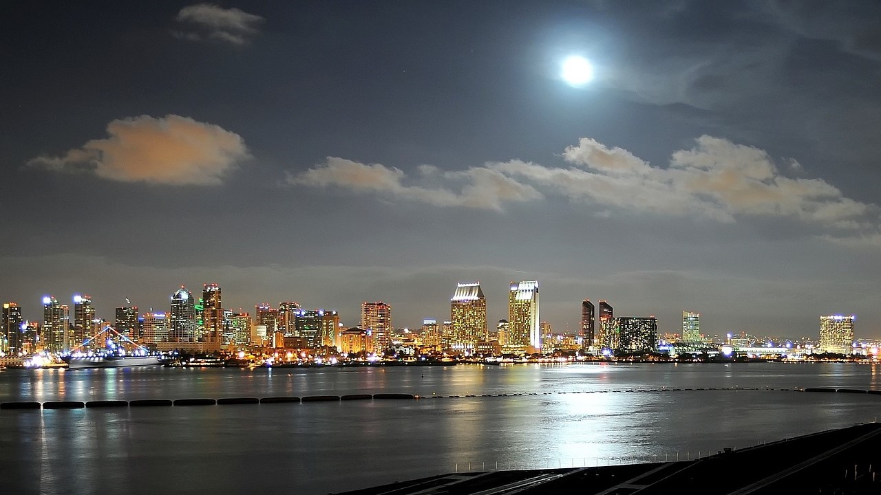 City view under bright moon in san diego | Goodwill Car Donations