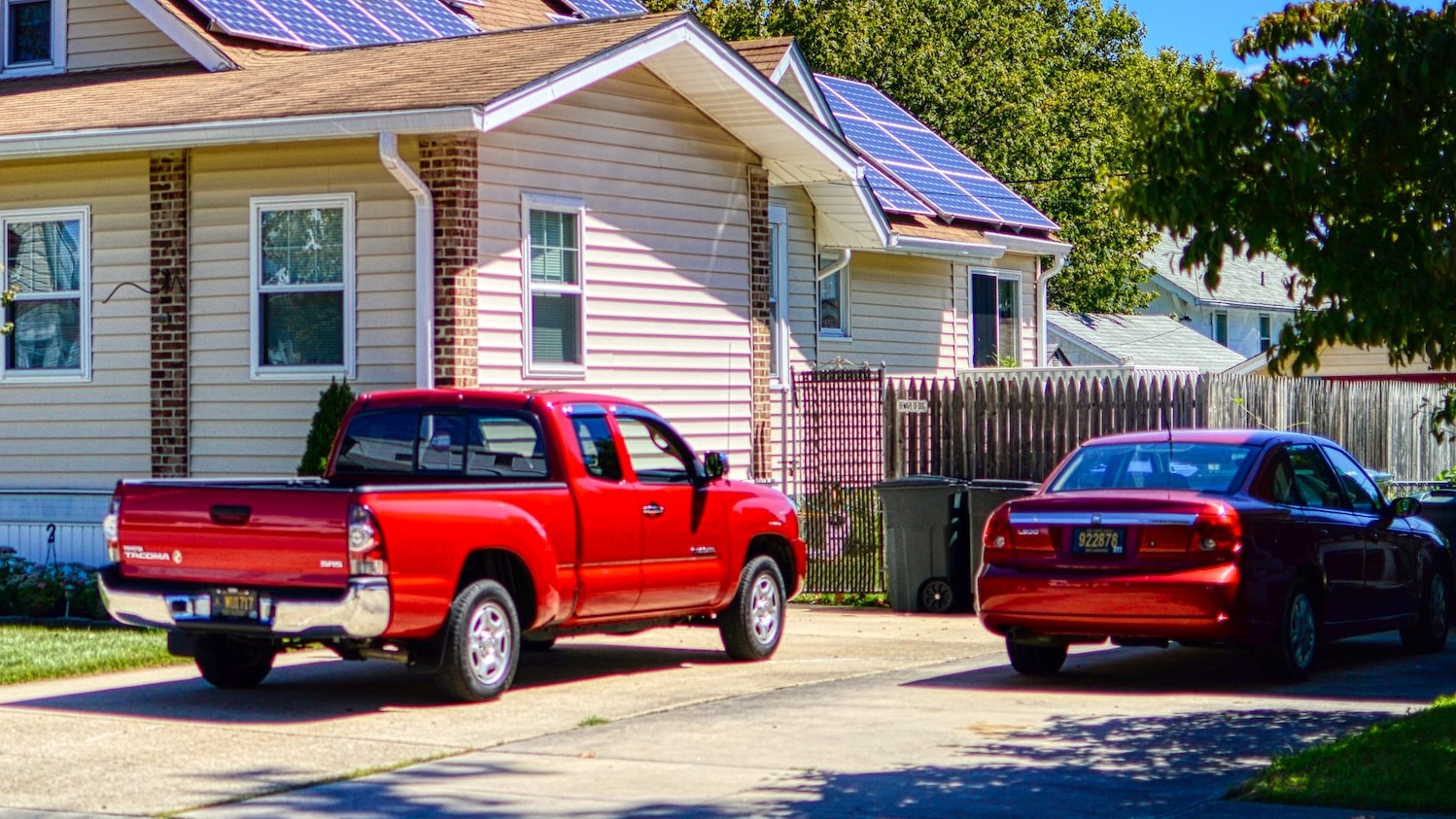 Solar panels capture energy from the sun| Goodwill Car Donations