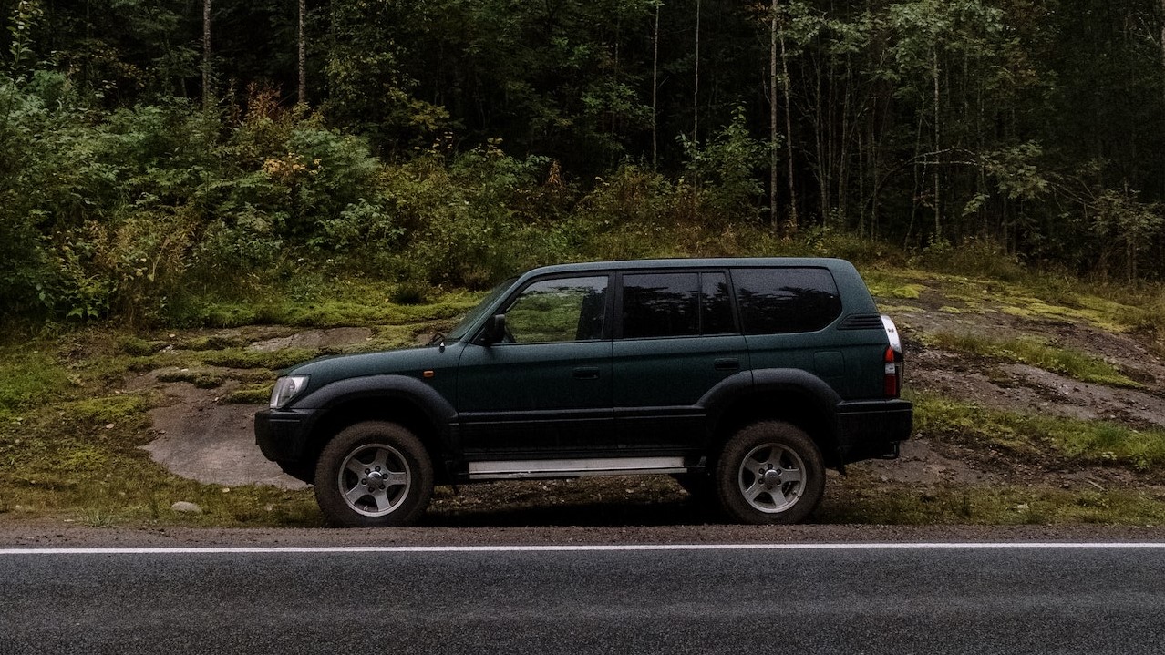 Vehicle Parked on Roadside | Goodwill Car Donations