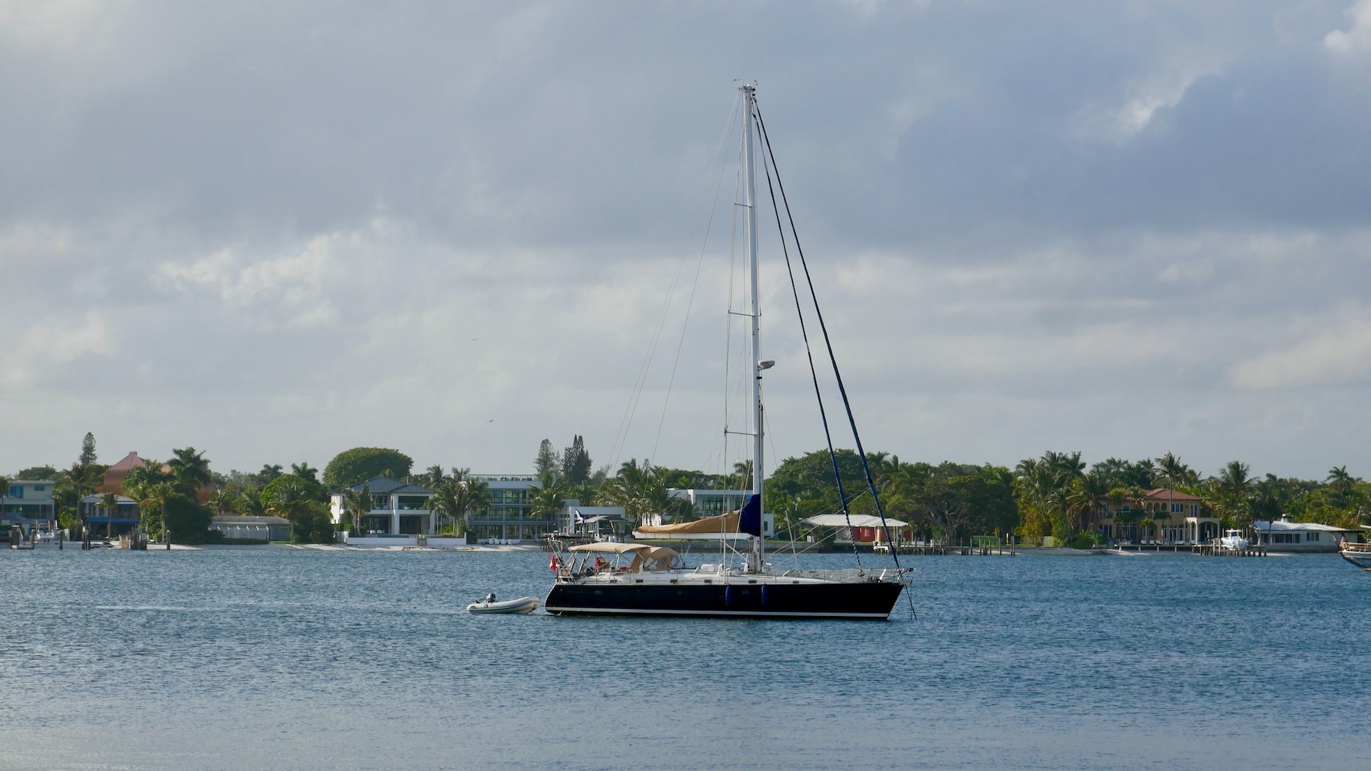 White Boat in the Sea (3) | Goodwill Car Donations