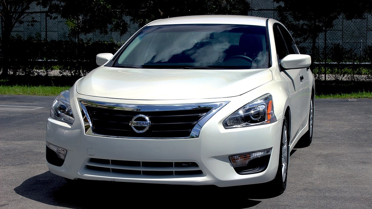 White Nissan Altima | Goodwill Car Donations