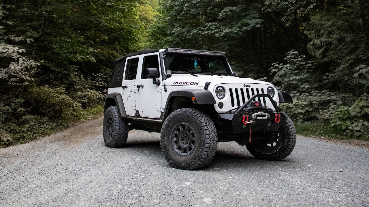 White wrangler jeep | Goodwill Car Donations