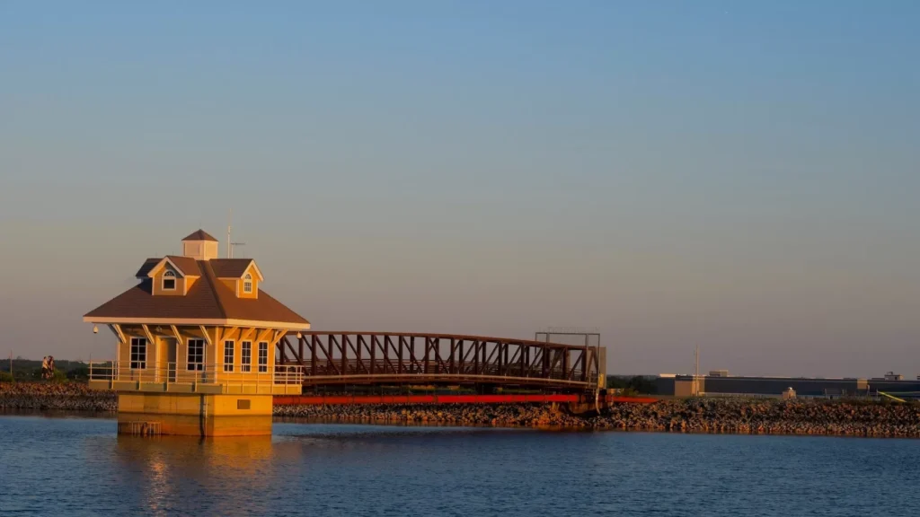 Evening solitude at Newark Reservoir in Delaware